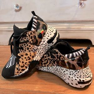 Steve Madden Women’s Cliff Sneakers